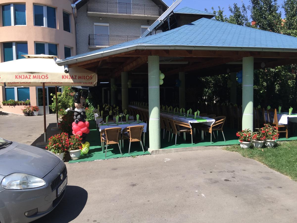Bed & Breakfast Karavan Raska Exterior photo